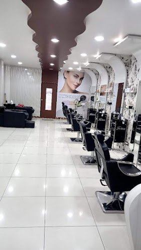 7 Star Loreal Professional Saloon