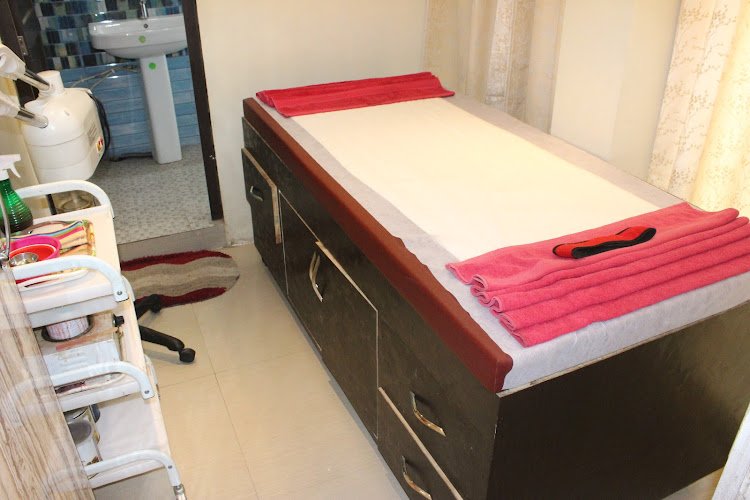 Aarna Unisex Salon & Spa : Best Unisex Salon | Best Salon And Spa in Dhekiajuli