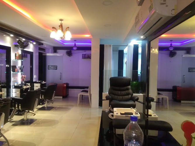 Awesome Professional ladies hair and beauty spot