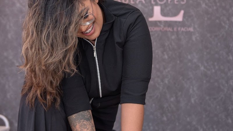 CLINICA DE ESTETICA PAULA LOPES