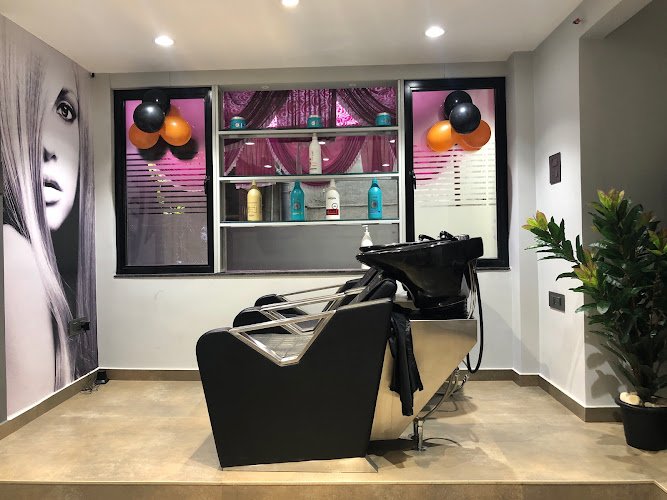 Classic Professional Salon