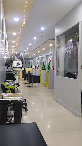 D'City looks Unisex Salon & Spa