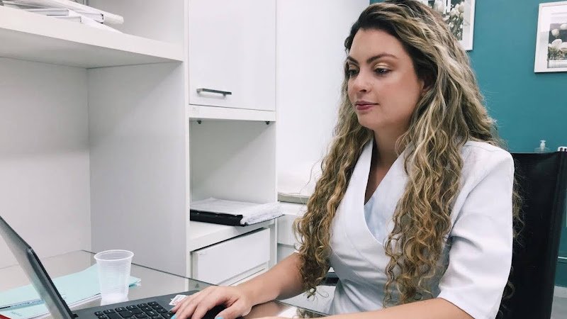 Estética Positiva limpeza de pele e sobrancelhas em Contagem