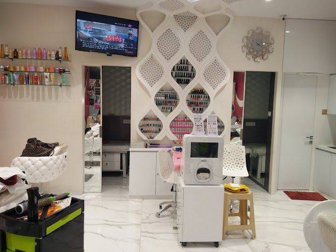 FLAUNT SALON & SPA - Hair & Nail Salon for Women