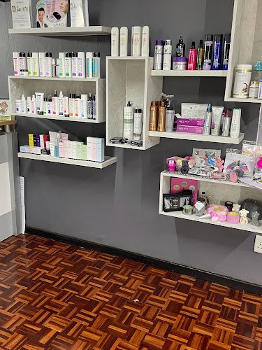 Farahs Hair and pen thai spa