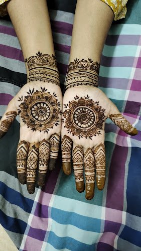 Heanee's Beauty Parlour & Make Up