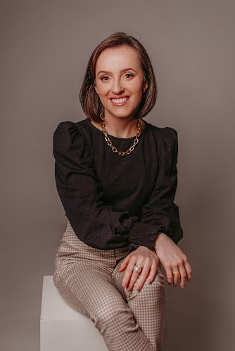 Isadora Boelter Biomedicina Estética Integrativa e Terapia Floral Quântica