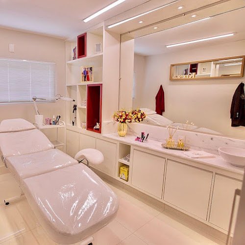 Keu guimarães brows academy