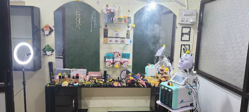 Kruthi beauty parlour ka37