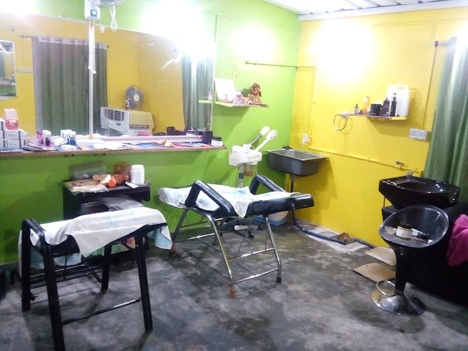 Lata Beauty Parlor