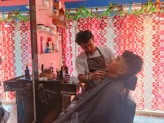 Looks gents parlour & Saloon