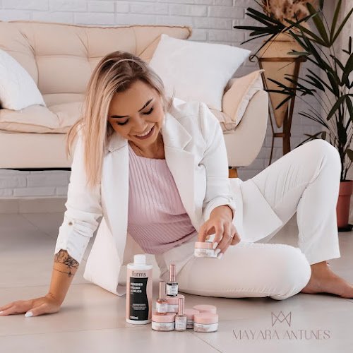 Mayara Antunes / Clinic