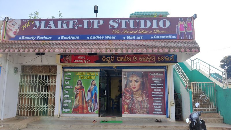 NIL'S MAKE-UP STUDIO