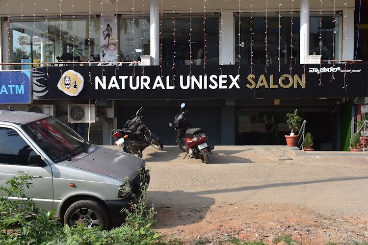 Natural Unisex Salon