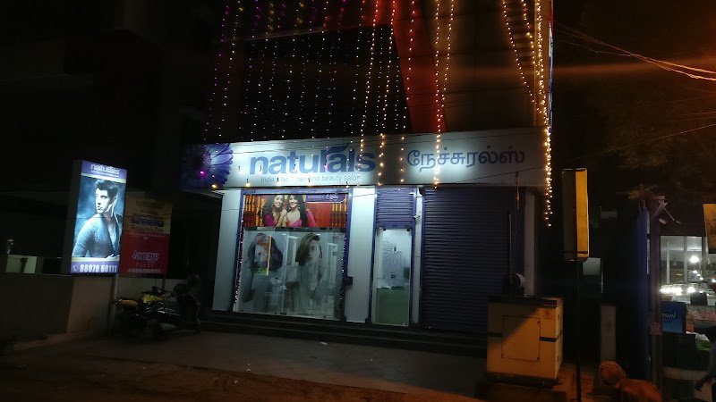 Naturals Salon