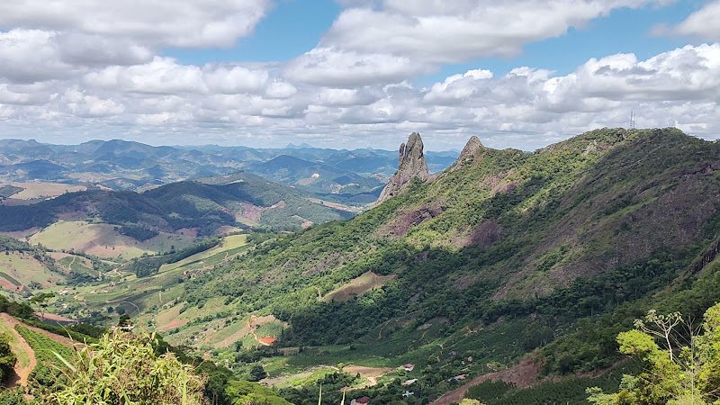 Pedra de Três Pontões