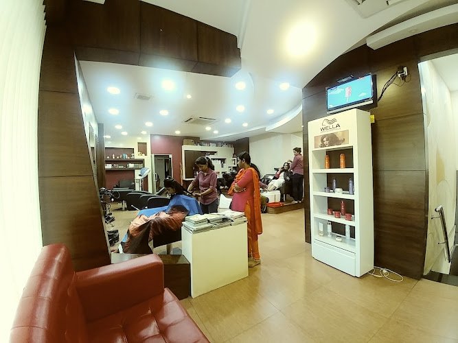 Profile Hair 'N' Skin Studio