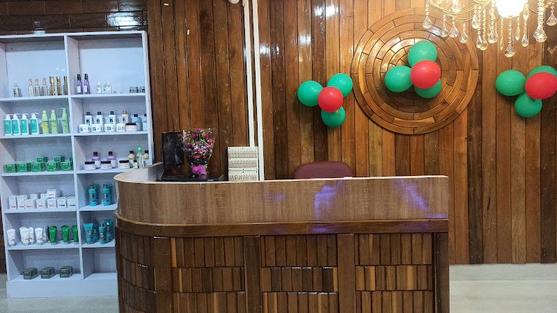 RIYA'S UNISEX SPA & SALON