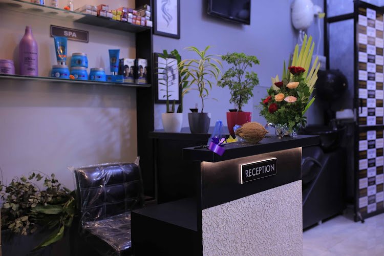 Satish Family Salon - Professional