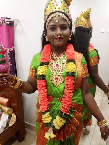 Smart Look Beauty Care and Bridal Studio