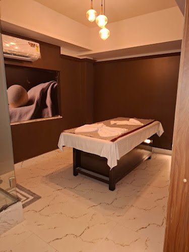 Spa World - Spa In Colaba