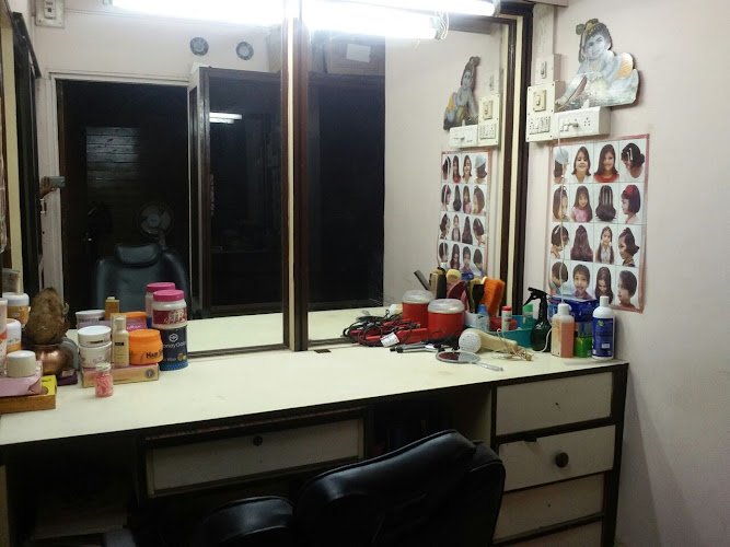 Swamini Beauty Parlour