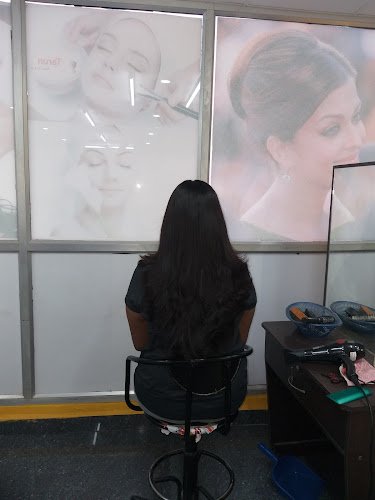 Tarun's Beauty Salon & Spa(women’s/ ladies)