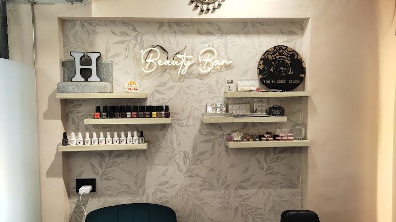The H Salon Studio Chembur Station Outlet