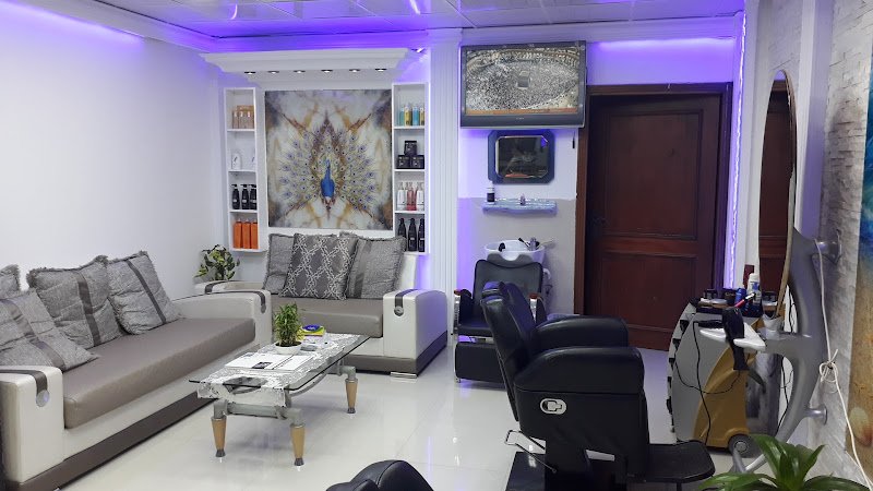 صالون الطاووس وحمام مغربي للرجال