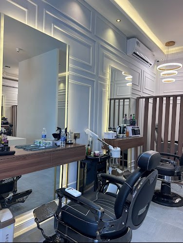 صالون وايت هات فرع خورفكان - White Hat Salon Khor Fakkan Branch