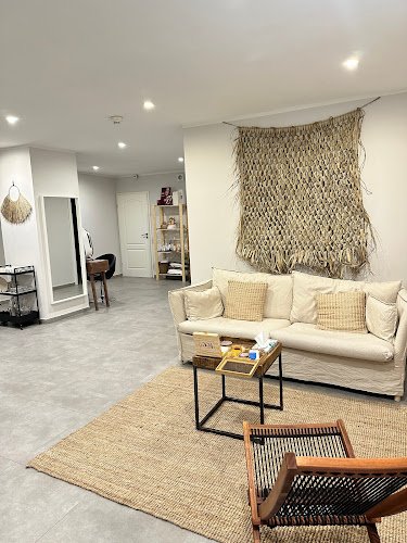 Aura Bern-Cosmetic and Spa