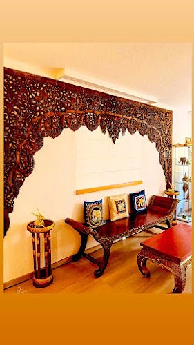 Authentic Thai Massage Lounge