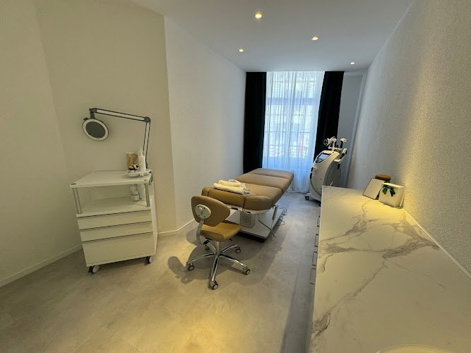 Kosmetikerin - Kosmetikstudio- - Med. Beauty Bern Kosmetikinstitut