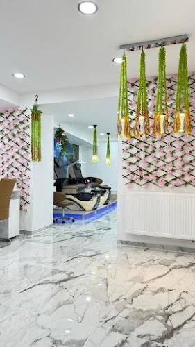 Queen Nails & Massage & Spa