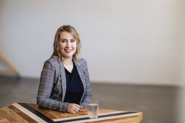 Schönheit vom Lande – Victoria Pfeil